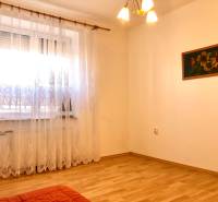 3-izbový byt, s balkónom, na predaj, Danubioreal- realitná kancelária, Schulczova