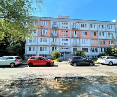 Eladó 3 szobás lakás, 3 szobás lakás, Komárnická, Bratislava - Ružinov