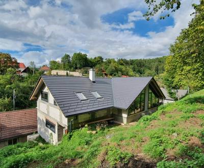 Eladó Családi ház, Családi ház, Žiar nad Hronom, Szlovákia