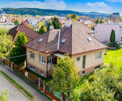 Eladó Családi ház, Családi ház, Školská, Trenčín, Szlovákia