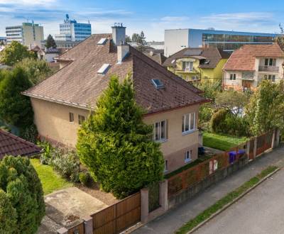 Kiadó Családi ház, Családi ház, Školská, Trenčín, Szlovákia