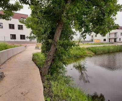 Eladó 3 szobás lakás, 3 szobás lakás, vtáčia, Senec, Szlovákia