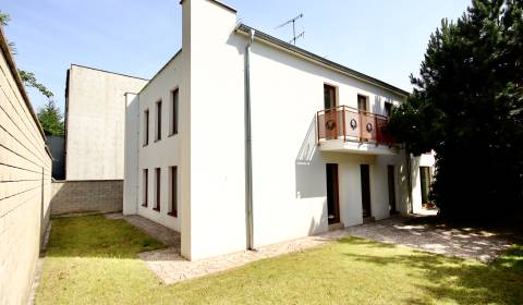 Eladó Villa, Villa, Kútiky, Bratislava - Karlova Ves, Szlovákia