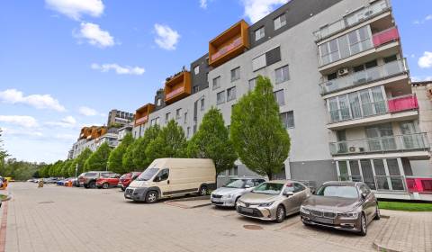 Eladó 2 szobás lakás, 2 szobás lakás, Staré Grunty, Bratislava - Karlo