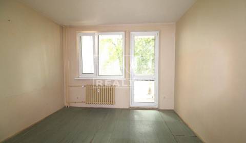 Eladó 4 szobás lakás, Bratislava - Dúbravka, Bratislava, Szlovákia