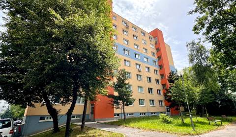 Eladó 4 szobás lakás, 4 szobás lakás, Karola Adlera, Bratislava - Dúbr