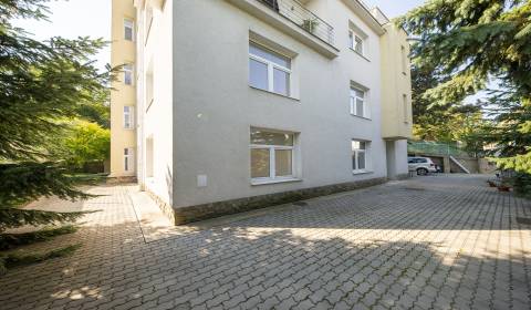 Kiadó Családi ház, Családi ház, Hlavná, Bratislava - Nové Mesto, Szlov