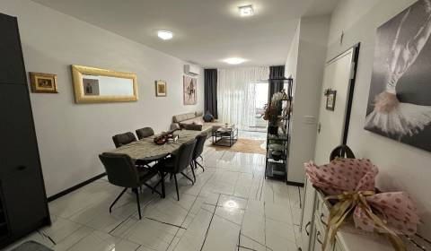 Eladó Apartmanok, Apartmanok, Omiš, Horvátország