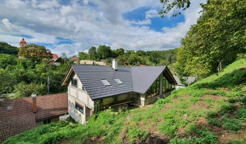 Eladó Családi ház, Családi ház, Žiar nad Hronom, Szlovákia