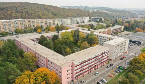 Eladó 3 szobás lakás, 3 szobás lakás, Púpavová, Bratislava - Karlova V