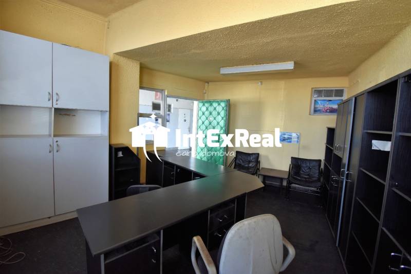 Na prenájom budova na podnikanie, 625 m², Sereď, viac na: https://reality.intexreal.sk/