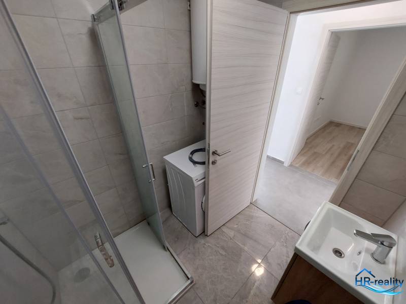 marlimat-nekretnine-novalja-apartman-prodaja-10.jpg