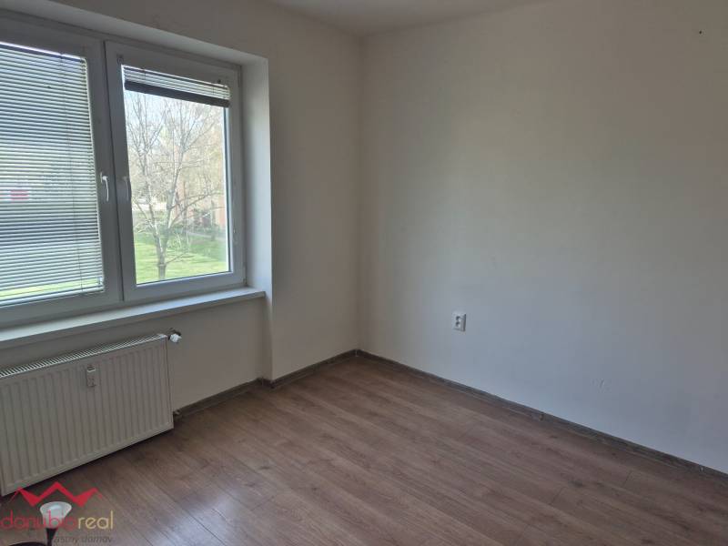 Na predaj, 2-izbový byt, Komárno, Danubioreal- realitná kancelária, Schulczová