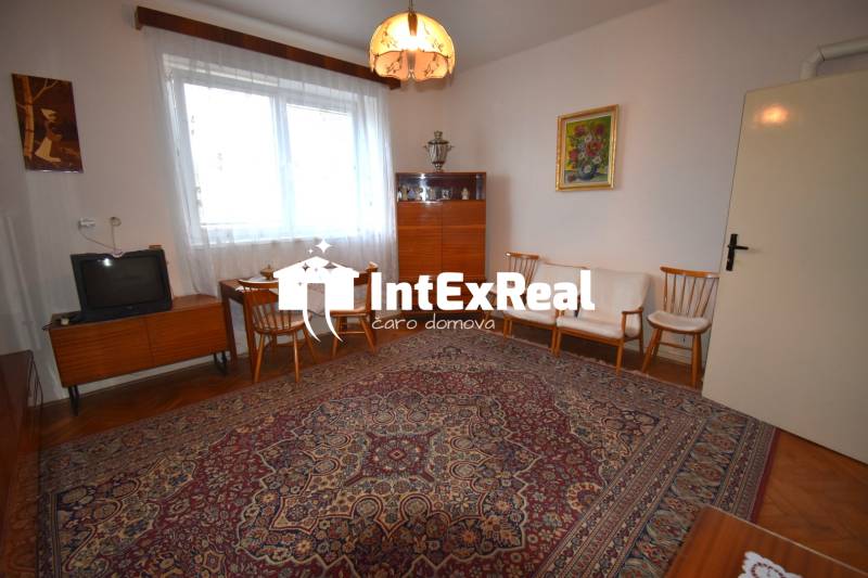 Rodinný dom v srdci obce, predaj, 10 á,  Veľké Úľany, viac na: https://reality.intexreal.sk/