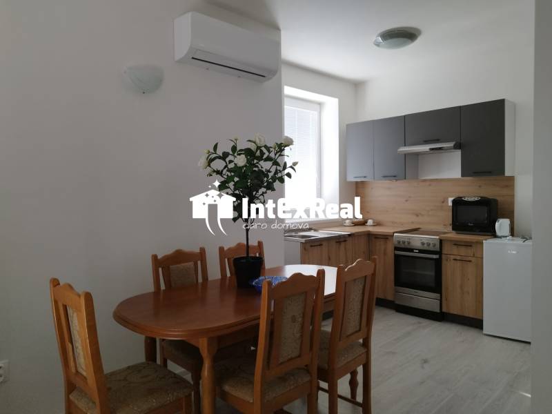 Prenájom 1izbového  bytu, novostavba, Mostová, viac na: https://reality.intexreal.sk/