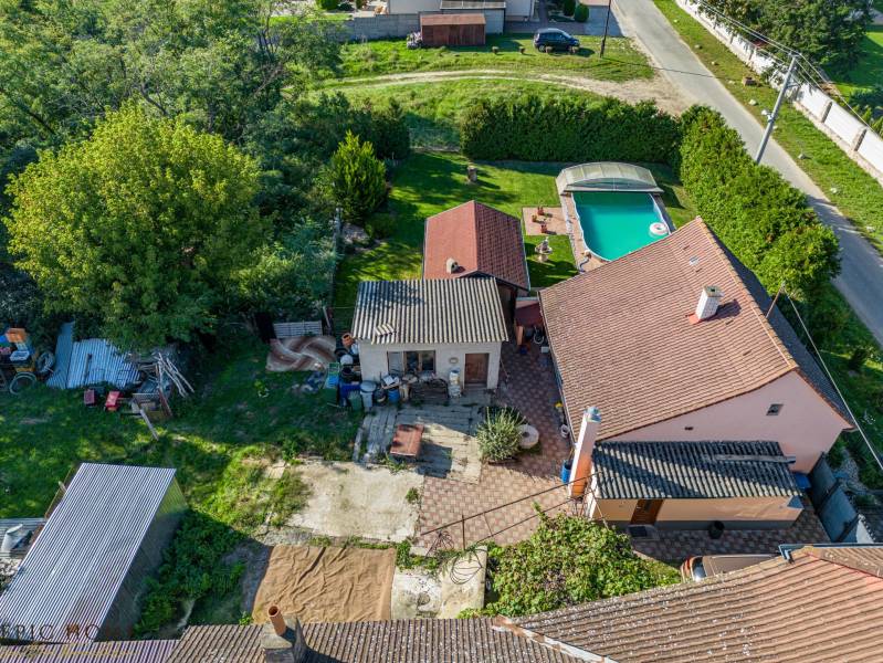 Dome_Sekule_Zahrada_Bazen_GROF_EPICHOME_DJI_0591.jpg