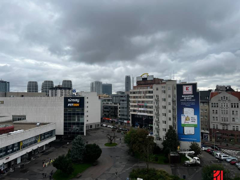 Kiadó Irodahelység, Irodahelység, Námestie SNP, Bratislava - Staré Mes