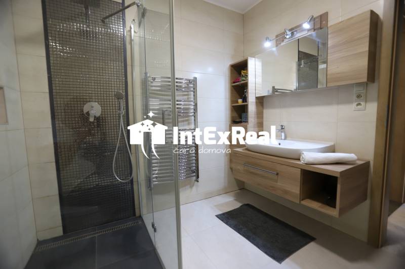 Pre náročných, vysnívaný domov na predaj, Veľký Meder, viac na: https://reality.intexreal.sk/