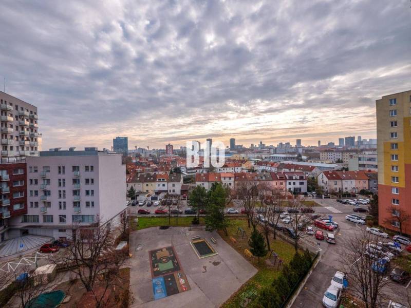 Bratislava - Nové Mesto 4 szobás lakás kiadó reality Bratislava - Nové Mesto